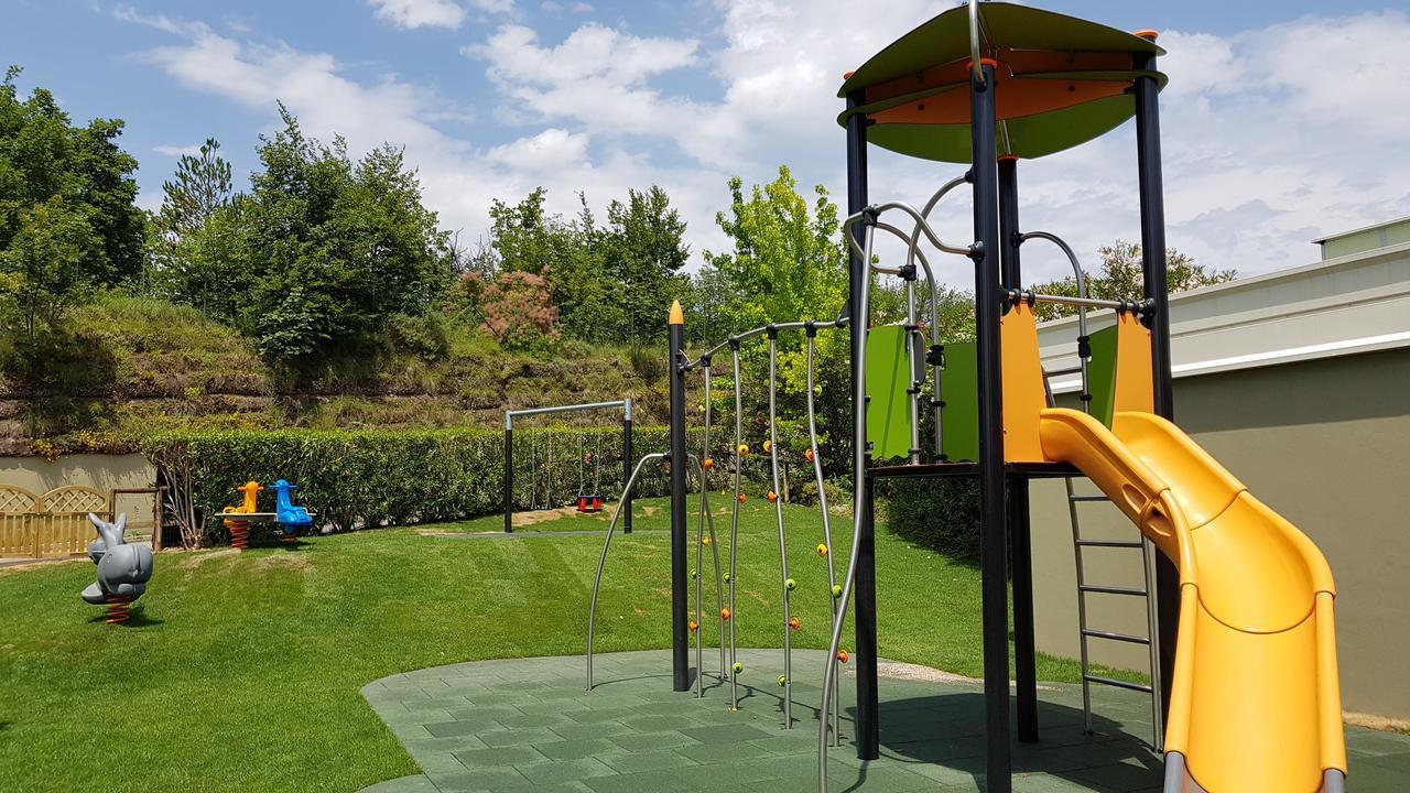 Le Torri Del Garda FamilySPA Resort Torri Del Benaco Exterior foto